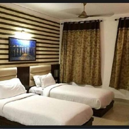 ויסאקפאטנם The Regal Park Hotel מראה חיצוני תמונה