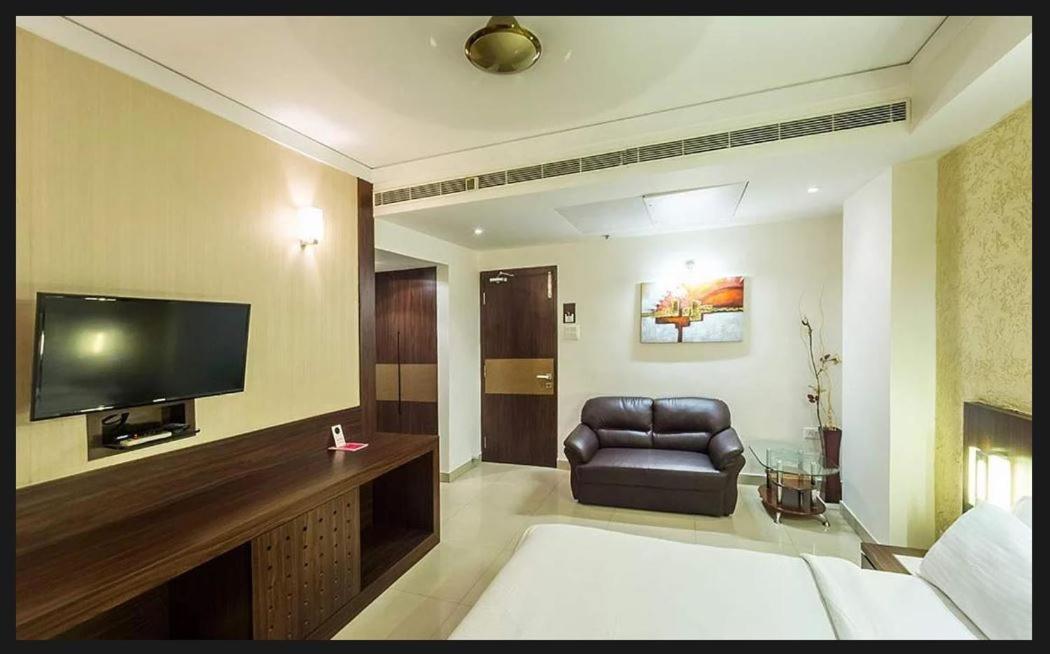 ויסאקפאטנם The Regal Park Hotel מראה חיצוני תמונה